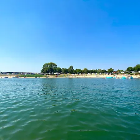 Modern With A Dishwasher In Шале Lathum